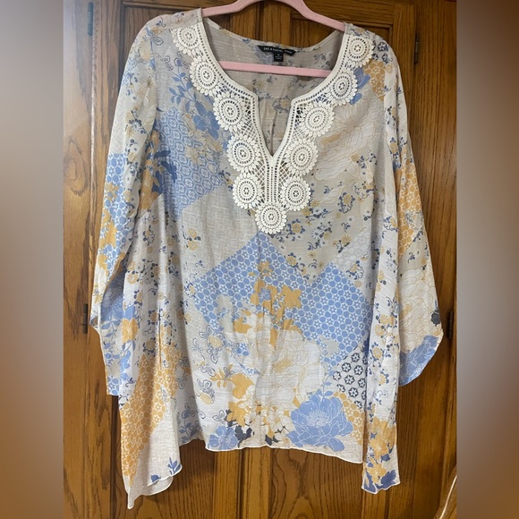 Zac & Rachel Tops - Plus 1x top handkerchief hem top